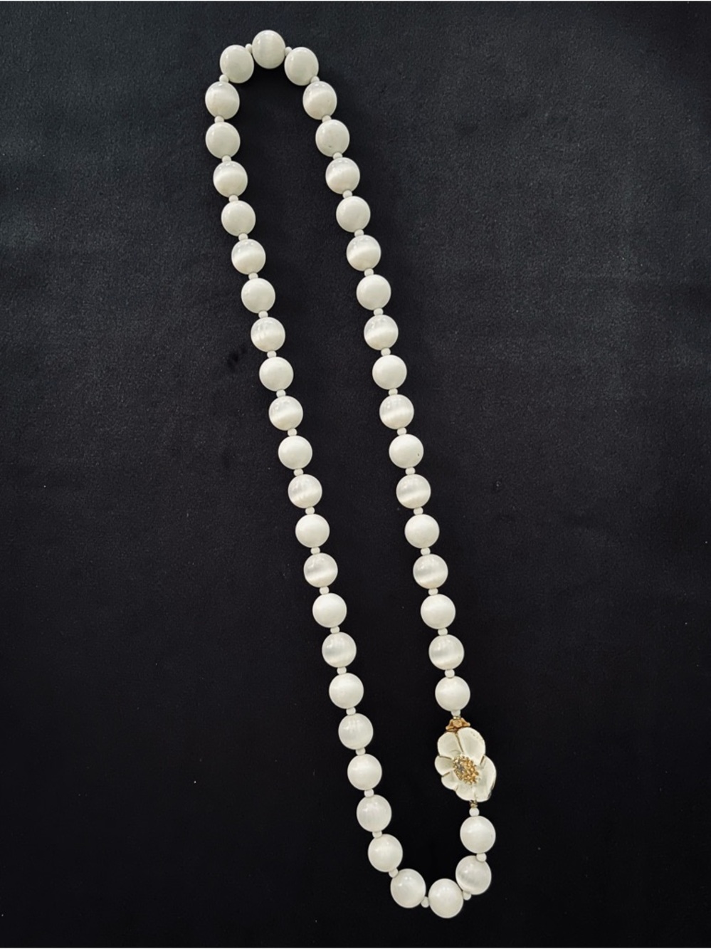 #258 Vintage Arthur Pepper Moon Glow Bead Gold-tone Necklace Enamel Flower Clasp
